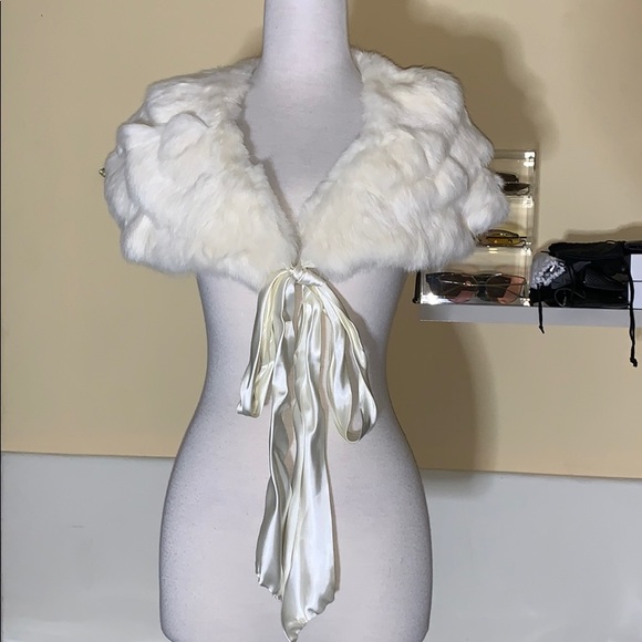 Fur Shrug - Picture 2 of 3